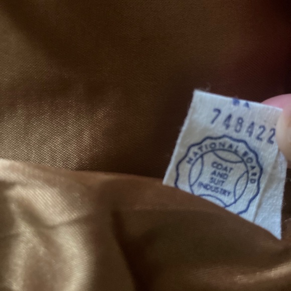 🔻SOLD🔻 Beautiful vintage wool textured pea coloured coat - Picture 6 of 9